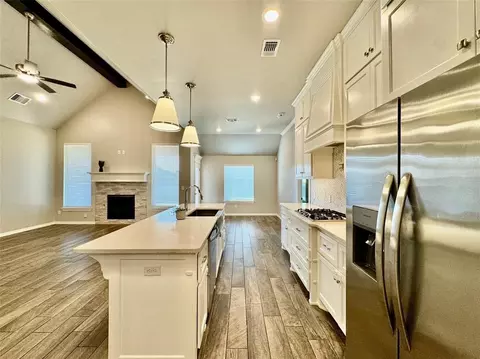 Kitchen - 1604 NE 33rd Ter, Moore, OK 73160 photo 8 of 9
