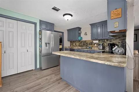 Kitchen - 9525 E Franklin Rd, Norman, OK 73026 photo 1 of 2