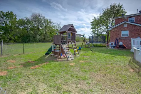 Exterior - 9525 E Franklin Rd, Norman, OK 73026 photo 7 of 8