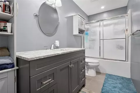 Bath - 9525 E Franklin Rd, Norman, OK 73026 photo 1 of 4