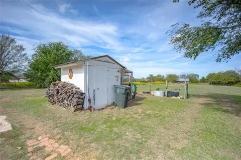 Exterior - 9525 E Franklin Rd, Norman, OK 73026 photo 6 of 8