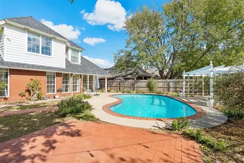 Exterior - 5116 Ladbrook St, Norman, OK 73072 photo 7 of 8