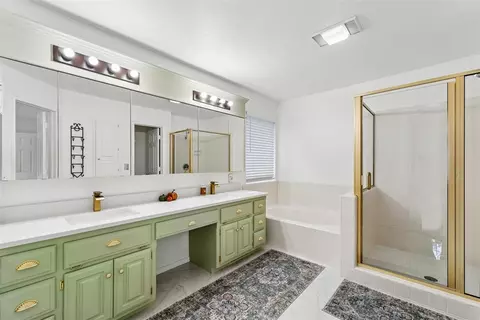 Bath - 5116 Ladbrook St, Norman, OK 73072 photo 1 of 4