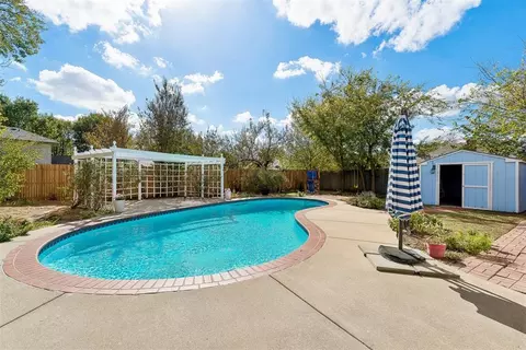 Exterior - 5116 Ladbrook St, Norman, OK 73072 photo 5 of 8