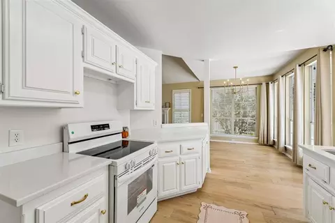 Kitchen - 5116 Ladbrook St, Norman, OK 73072 photo 3 of 6
