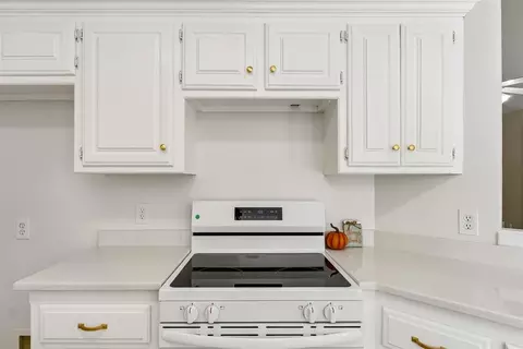 Kitchen - 5116 Ladbrook St, Norman, OK 73072 photo 5 of 6
