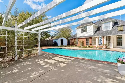 Exterior - 5116 Ladbrook St, Norman, OK 73072 photo 4 of 8
