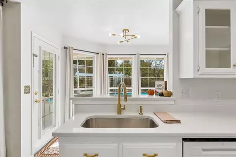 Kitchen - 5116 Ladbrook St, Norman, OK 73072 photo 6 of 6