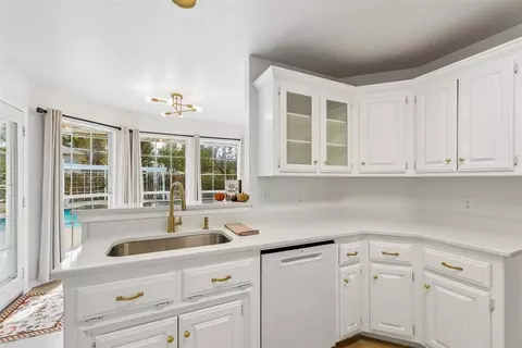 Kitchen - 5116 Ladbrook St, Norman, OK 73072 photo 4 of 6