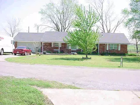606 Meadow Ln, Tuttle, OK 73089 photo 1