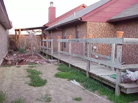 2113 Lonnie Ln, Moore, OK 73170 photo 3