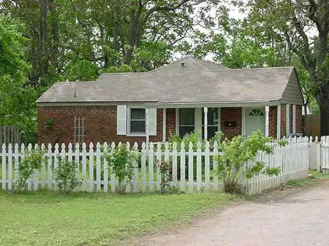 20 E 8th, Edmond, OK 73034 photo 1