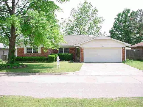 7724 NW 31st St, Bethany, OK 73008 photo 1