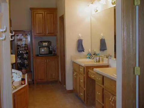 108 Timber Lake Dr, Mcloud, OK 74851 photo 3
