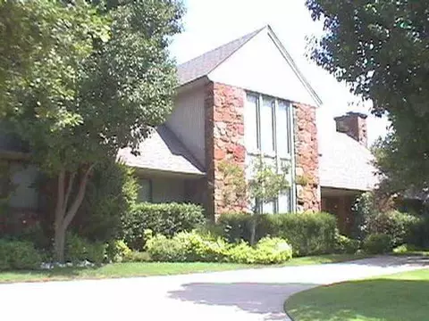1508 Eagle Dr, Edmond, OK 73034 photo 2
