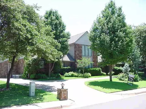 1508 Eagle Dr, Edmond, OK 73034 photo 1