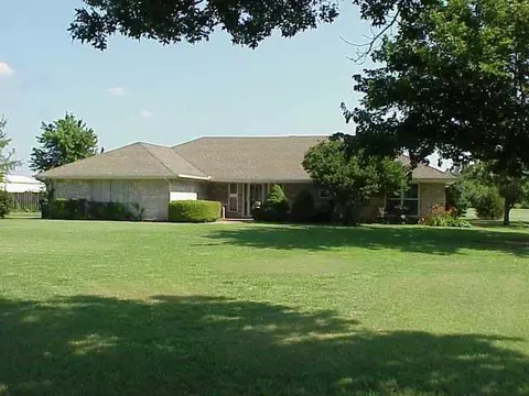 706 Pecan, Tuttle, OK 73089 photo 1