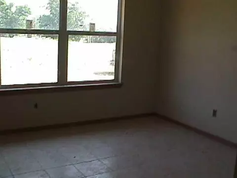 315 N Cimarron, Tuttle, OK 73089 photo 2