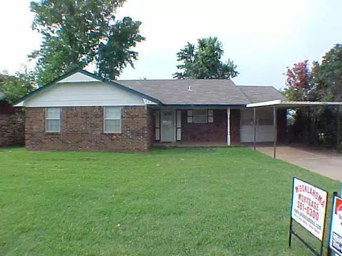 204 Lois, Tuttle, OK 73089 photo 1