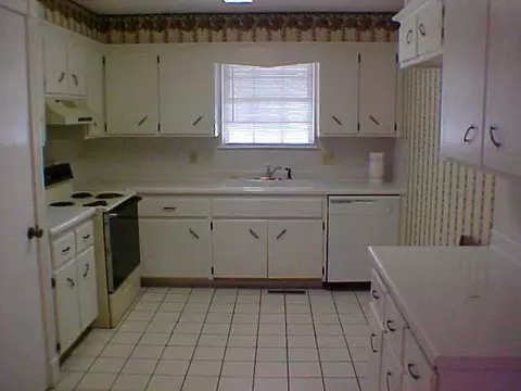 204 Lois, Tuttle, OK 73089 photo 2