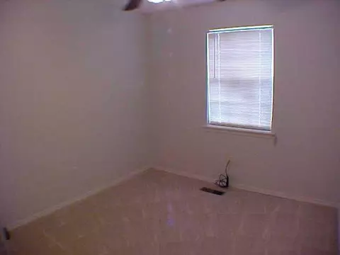 204 Lois, Tuttle, OK 73089 photo 7