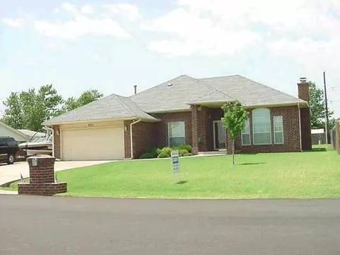 4211 Ranch Dr, Edmond, OK 73013 photo 1