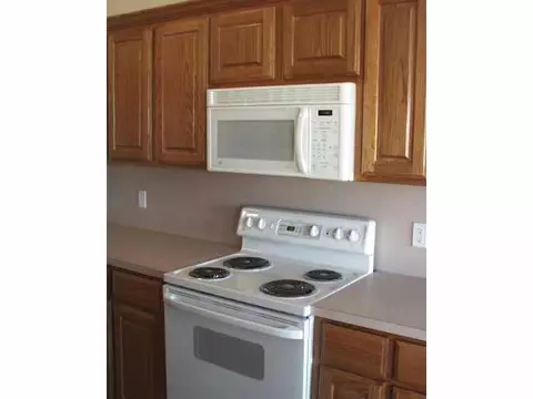 517 Nathan Ln, Moore, OK 73160 photo 4