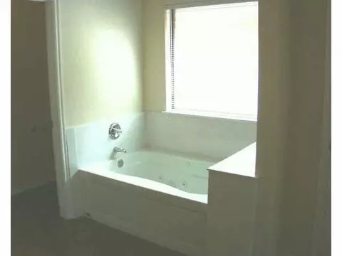 517 Nathan Ln, Moore, OK 73160 photo 7