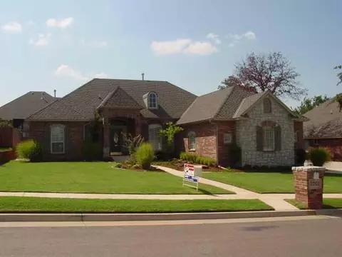 3701 River Downs Dr, Edmond, OK 73034 photo 2