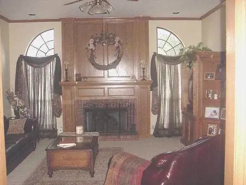141 E Vail, Yukon, OK 73099 photo 2