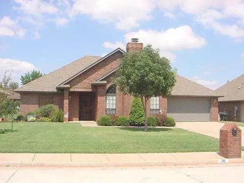 141 E Vail, Yukon, OK 73099 photo 1