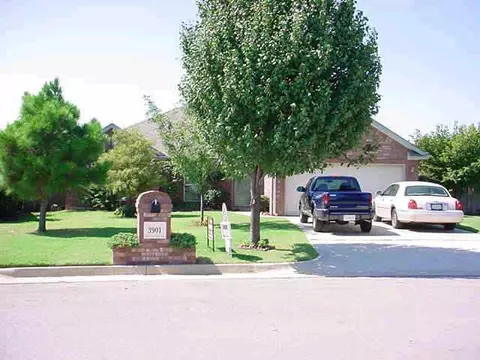 3901 Beachcomber Dr, Yukon, OK 73099 photo 1