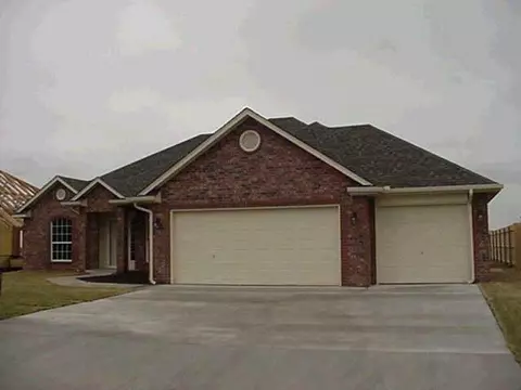 2016 SW 31, Moore, OK 73170 photo 3