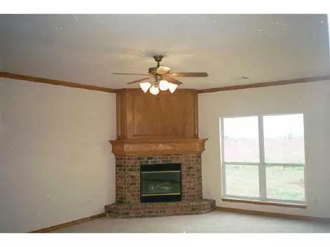 2016 SW 31, Moore, OK 73170 photo 4