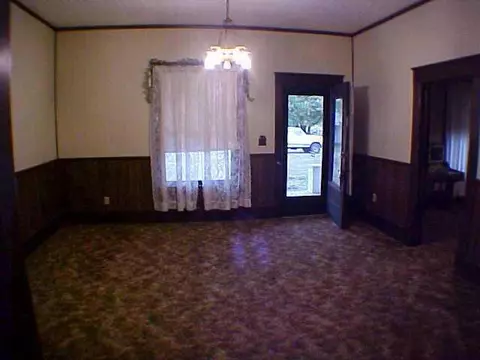 607 SW 2nd, Tuttle, OK 73089 photo 2