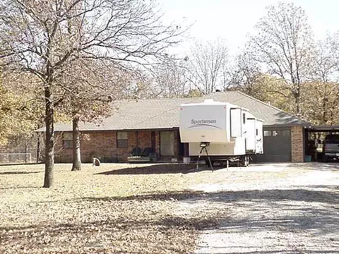 201 Hazard Hill Rd, Mcloud, OK 74851 photo 1