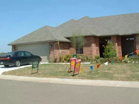 317 Falling Leaf Ter, Moore, OK 73160 photo 1