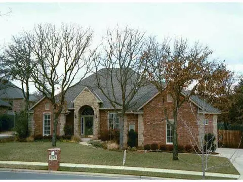 3709 River Downs Dr, Edmond, OK 73034 photo 1