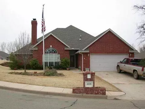 4108 Devon Dr, Edmond, OK 73034 photo 2