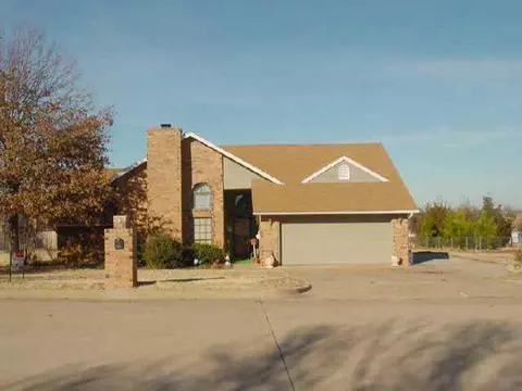 324 Stonegate Dr, Guthrie, OK 73044 photo 1