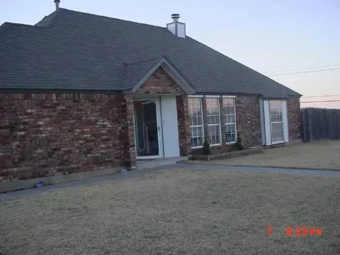 1801 SW 20, Moore, OK 73160 photo 10