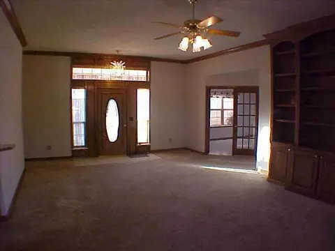 202 Whispering Pnes, Tuttle, OK 73089 photo 3