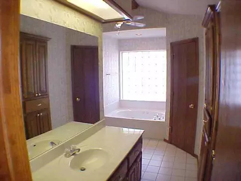 202 Whispering Pnes, Tuttle, OK 73089 photo 6
