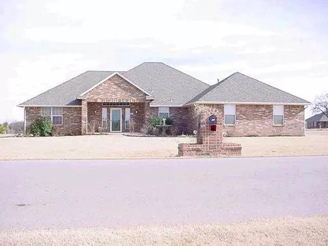 202 Whispering Pnes, Tuttle, OK 73089 photo 1