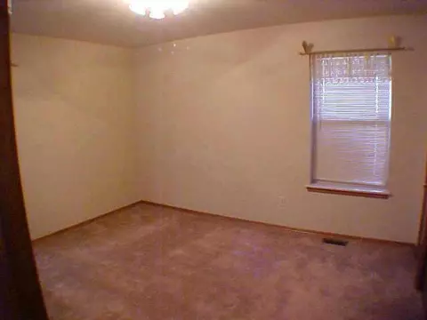 202 Whispering Pnes, Tuttle, OK 73089 photo 8