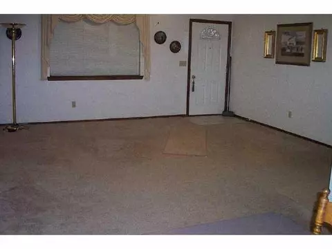 602 West Pne, Tuttle, OK 73089 photo 4