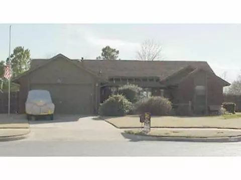 2704 Dalewood Cir, Norman, OK 73071 photo 1