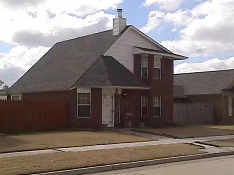 1304 SW 23rd, Moore, OK 73170 photo 2