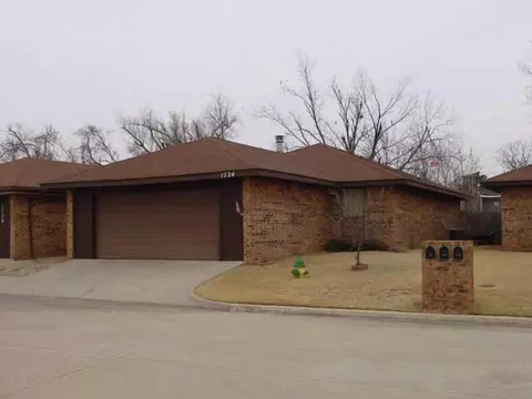 1724 Lionsgate Cir, Oklahoma City, OK 73127 photo 1