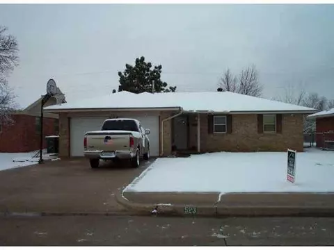 523 E 28th St, Edmond, OK 73013 photo 1